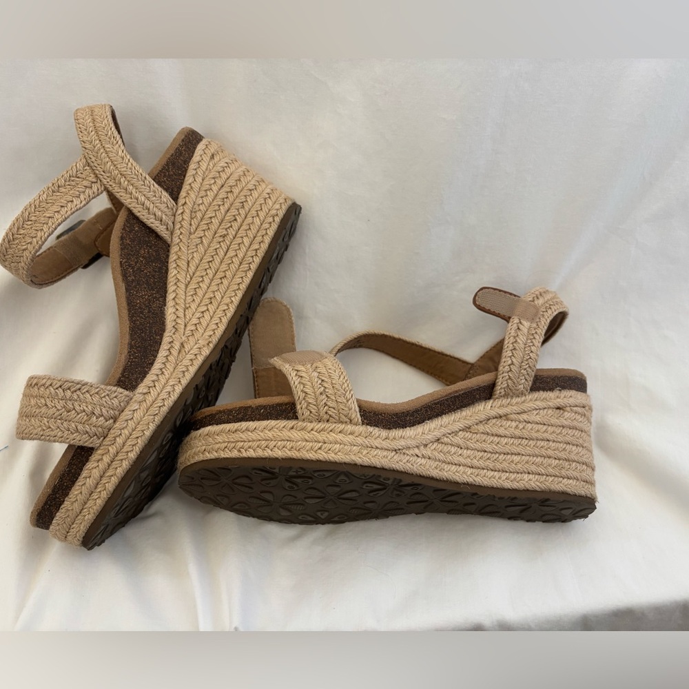 Aetrex Sydney Women's Tan Wedge Sandals